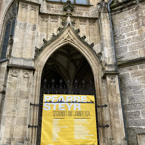 Transparent an der Pfarrkirche Steyr. 
